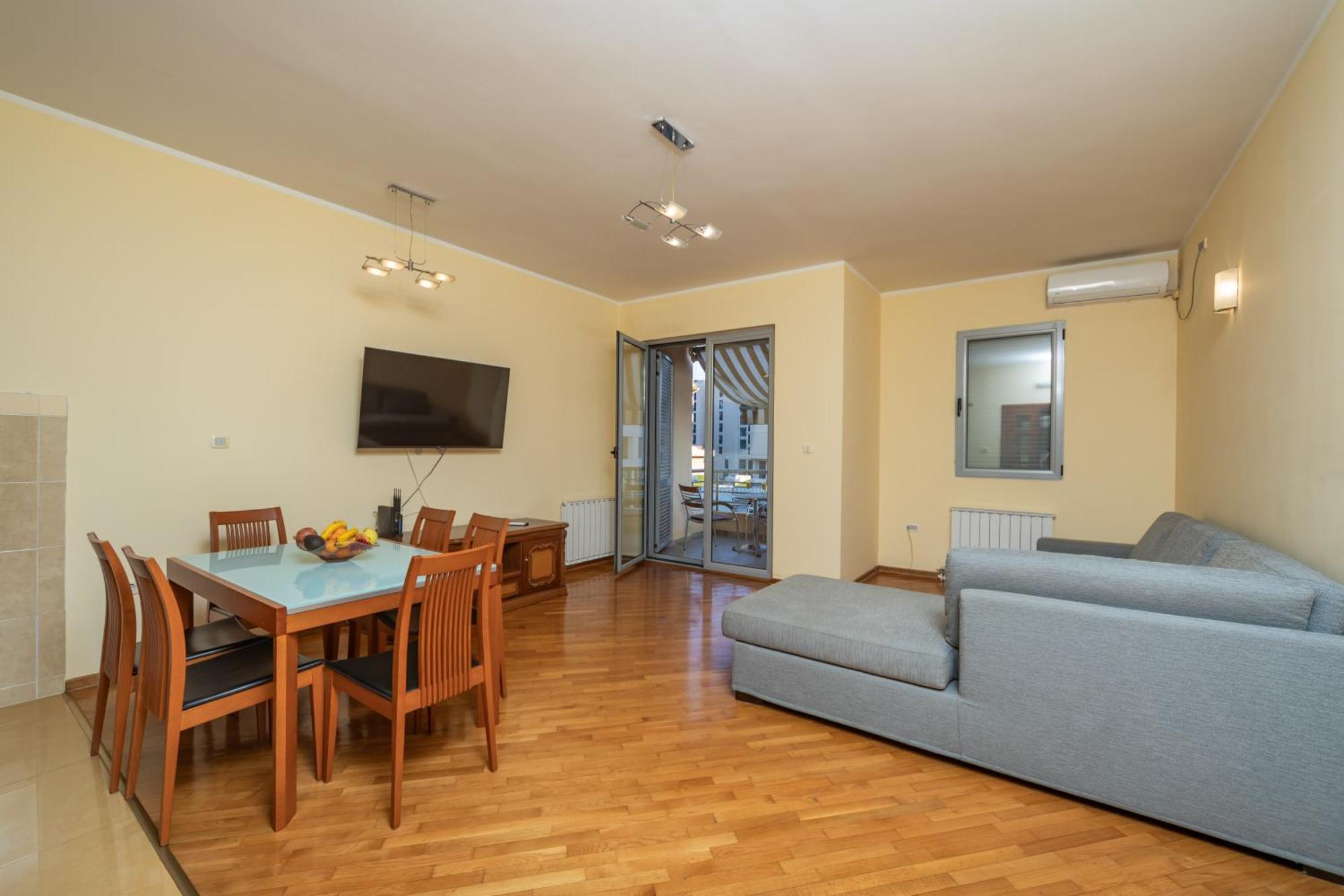 Daire City Apartments Budva